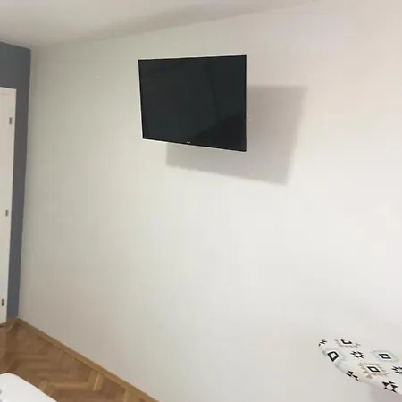 Sara Apartment *