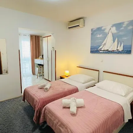 Guest house Apartmens And Madunic V *