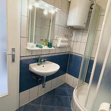 Apartmens And Madunic V Guest house