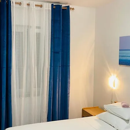Guest house Apartmens And Madunic V *