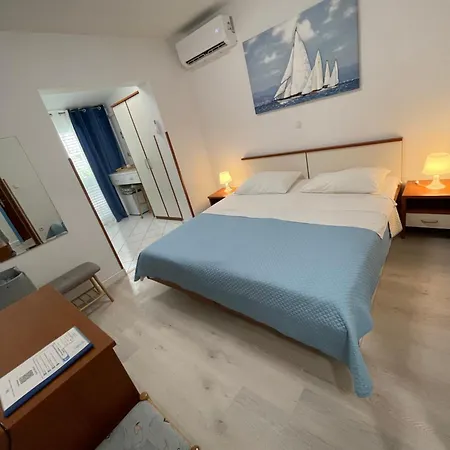 Apartmens And Madunic V Guest house *